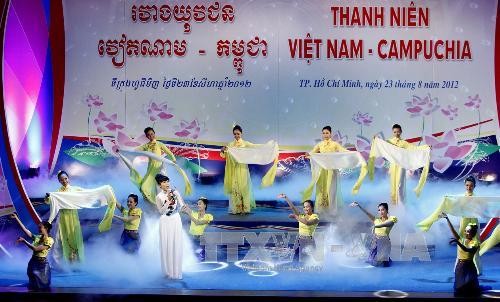 Young Vietnamese, Cambodians promote peace and development - ảnh 1
